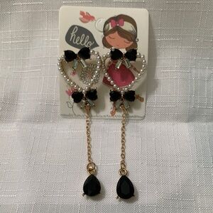 Elegant Black and Gold Dangle Earrings